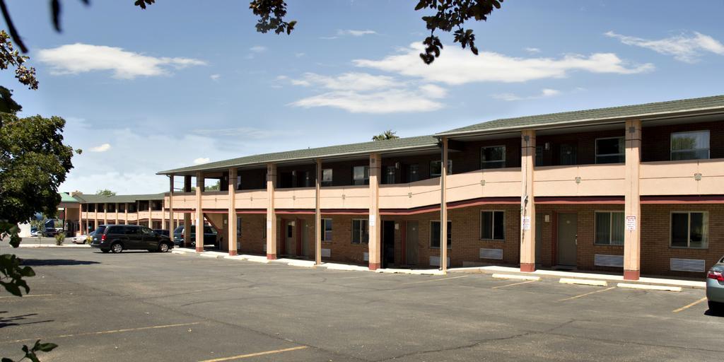 Knights Inn At Cedar City Exterior photo